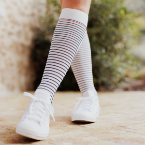 chaussettes de contention marinière sigvaris blanc et bleu