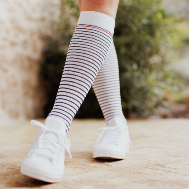 chaussettes de contention marinière sigvaris blanc et bleu